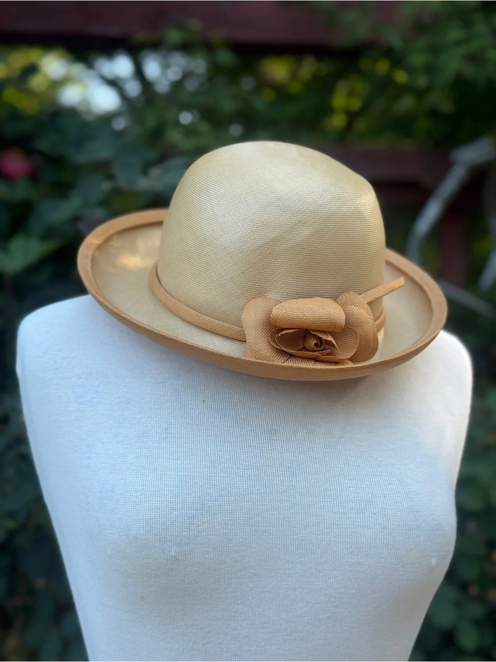 Vintage Straw Bow Trim Bowler Hat in Tan - Picture 2 of 3